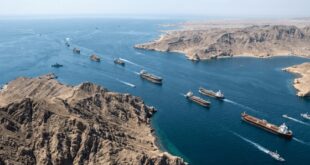 وول ستريت جورنال: حصار “هرمز” يضع واشنطن وطهران على حافة مواجهة شاملة واستنزاف اقتصادي عالمي