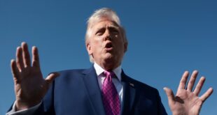 ترامب يهدد بتدمير البنية التحتية الإيرانية ويؤكد أن حصار واشنطن خنق مضيق هرمز فعلياً