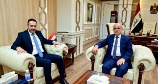 وكيل وزارة النفط لشؤون الاستخراج نصير عزيز يبحث مع شركة شل خطط استثمار الغاز المصاحب وتعزيز إمدادات الطاقة في العراق